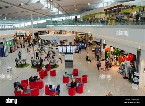 Dublin airport shopping centers